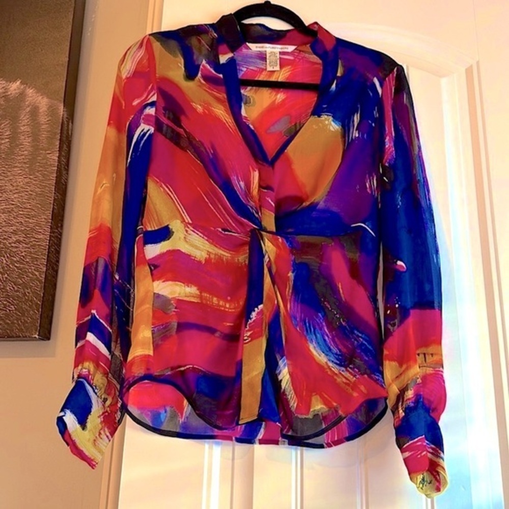 DIANE von FURSTENBERG Beautiful 100% Silk Top